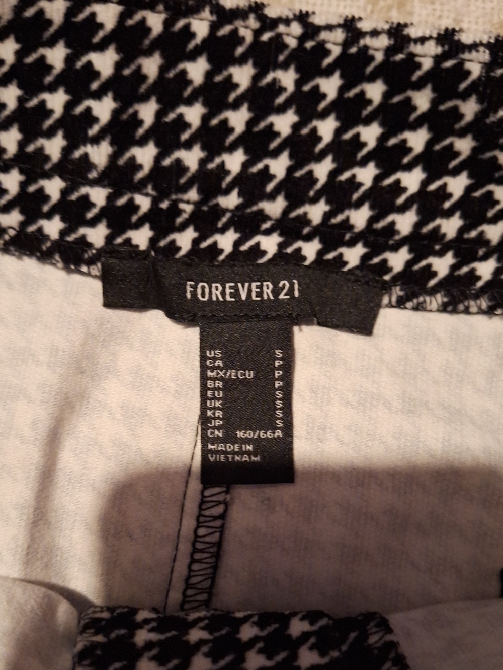 Forever 21 Black & White Houndstooth Button-Front Mini Skirt - Picture 3 of 4